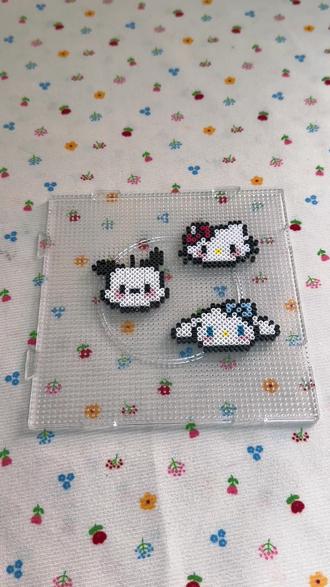 可爱又简单的挂链小拼豆!快学起来吧,初八艺玩一舍正式营业啦,欢迎大家来玩哦~#拼豆 #拼豆豆 #拼豆图纸 #拼豆教程 #拼豆豆手工