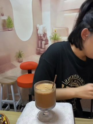 你们等了三个月的炭烧终于到了,喝过他们家原味的一定要试试这款炭烧#咖啡#好喝不贵 #仙女都在喝什么