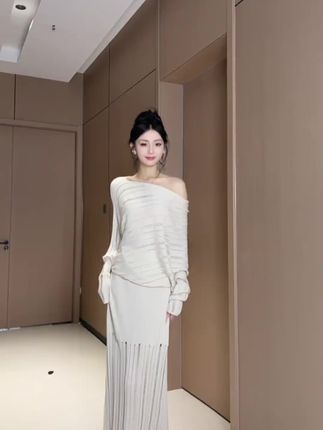 神明少女早秋慵懒穿搭长袖针织两件套2025新款坑条上衣半身裙0236#日常分享 #爆款热卖中#早秋穿搭#ootd穿搭 #慵懒感穿搭