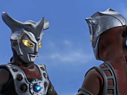 雷欧∶你当我眼瞎呀,你手上拿的是啥!