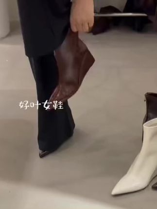 内增高马丁靴女2025新款秋冬气质显瘦尖头坡跟高跟短靴后拉链靴子#女鞋 #女鞋推荐 #短靴 #马丁靴 #高跟鞋