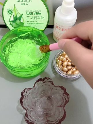 护肤怎么少得了芦荟胶呢,拿来这样做灌肤,水水润润不油腻,皮肤干燥没光泽的姐妹学起来吧,一周做3次#芦荟胶 #芦荟胶灌肤 #护肤分享
