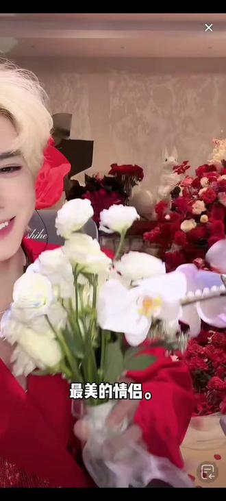 是谁在情人节这一天给我们唱最美情侣#何铮#最美情侣#翻唱