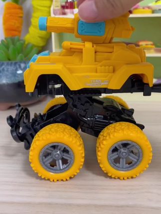 四驱变形越野车哪个男孩拒绝得了#男孩玩具 #坦克变形越野车 #变形小汽车玩具