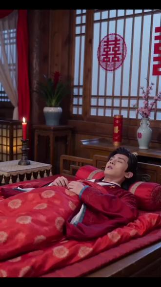 接上个视频内容:苏澈吞下毒天珠后,居然没死,还穿越了!!!更离谱的是直接送入洞房,,哈哈哈,,一脸懵逼的男猪脚,即将迎来多女一男的幸福生活,更多精彩内容可以去网易云有声书,搜索《逆天邪神》#网易云有声书#网易云音乐#逆天邪神