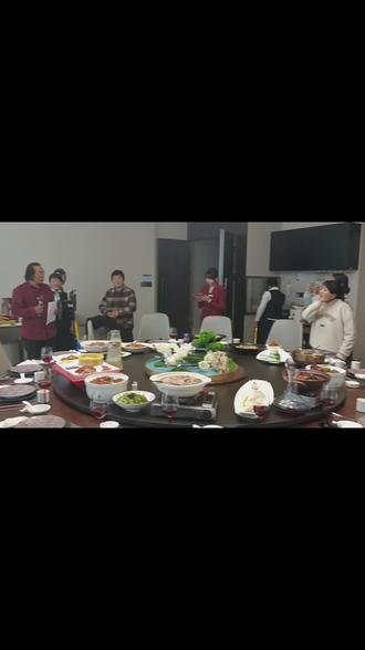 欣闻,湖北省阳新县洋港镇的柯智先生,荣膺高升为院士!今日阳新籍柯氏家人以及陽新的部分老乡朋友兄弟姐妹代表,对柯智先生荣耀高升为院士,表示热烈的祝贺!現埸直播的美好时刻,柯智先生及全体家人同频参与此次家乡人民对他的为人肯定!学术肯定、仁者仁心,医德医术的肯定和祝福!大爱人民,挽球人民生命的高超医术!特别是在武汉2020年疫情其间与钟南山院士一起,及时快速地控制住了疫情,作出了中华历史上换救人民的生命,作出了伟大的忘我精神和奉献!天佑中华!好人一生平安!国之危困时刻,柯智院士的大爱,随着中华未来的史记,永远是中国人民乃至世界人民的骄傲!湖北省阳新县洋港镇这块红色土地上,产生出的柯智院,湖北人民、阳新全体人民、洋港镇人民的骄傲!功在千秋,史页会永记!最后,祝柯智先生阖家人等幸福安康!工作更加顺心顺意!前程似锦!万事如意!谢谢!愚兄,《走近国学经典人物》見证中国七十周年文化引路人:彭方湖敬呈!2025(乙巳)年孟冬月吉庆㊗️㊗️㊗️㊗️㊗️㊗️🌹🌹🌹🌹🌹🌹🌹🌹🌹㊗️㊗️㊗️㊗️㊗️㊗️🌻🌻🌻🌻