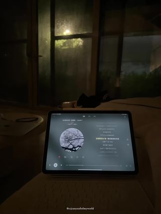 你故作粗心无视我的情绪 就像提前写好分开的剧本#canyoufeelmyworld