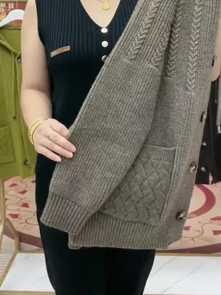 秋冬季加厚款保暖毛衣外套2025新款宽松休闲百搭减龄中老年妈妈装#秋冬穿搭 #显瘦穿搭 #减龄显瘦穿搭 #时尚妈妈装