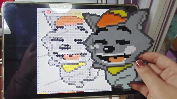 是表哥吗~
今天先不拼海绵宝宝系列了
先把拼一个灰太狼哈哈哈哈哈
顺便展示一下我的美甲
#拼豆 #灰太狼 #喜羊羊与灰太狼 #拼豆图纸 #拼豆