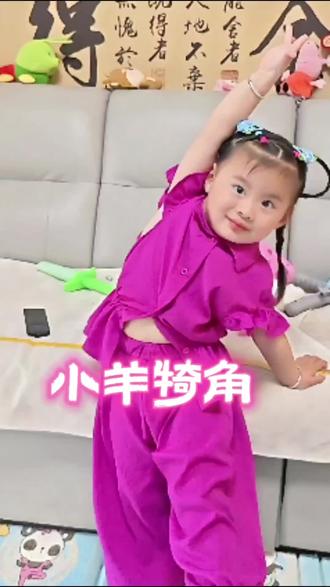 早起快速搞定宝宝发型,就梳这个小羊犄角辫子(✿^‿^)#小女孩发型简单扎法 #儿童编发 #生女儿就是用来打扮的 #真实生活分享计划#宝宝