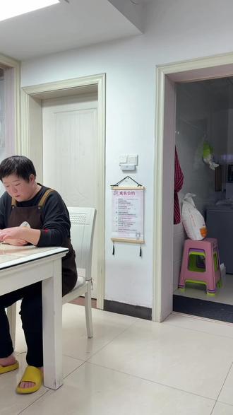 #给婆婆拜年了 #要红包的正确方式 #婆婆给的红包 #婆媳之间那点事儿 早拜早享受早拜早送祝福,这个是真积极啊!