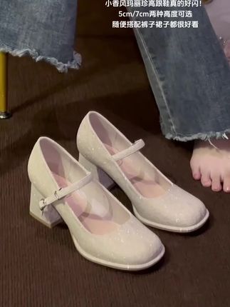 白月光玛丽珍好温柔!粗跟一点不累脚~#软底小单鞋 #仙女鞋 #绝美高跟鞋 #玛丽珍女鞋 #小皮鞋@DOU+小助手 @DOU+好生意 @DOU+上热门