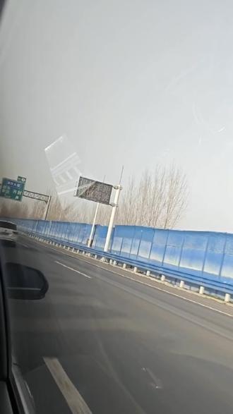 主打一个不听劝,#我挤十万人来看高迪了