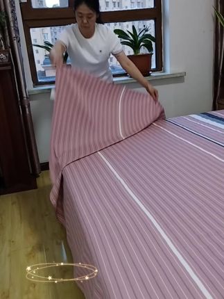 四季通用的老粗布床单三件套,很厚实铺着不跑床,透气舒适不起球不掉色,铺着冬暖夏凉的#老粗布#床单#三件套#源头实力厂家