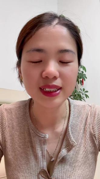 纠结的是事有结果了 姐妹好呀,我是抽中笑笑韩国游幸运儿,认真看完了大家每一条建议,特别感谢大家用心帮我权衡选择。最终我选择折现给我老公升级设备,内心满满的感动,每份心意都格外珍贵,也感恩笑笑姐给我送来的这份幸运,我们也会带着这份好运继续前行,好好生活,用心分享我们日常,希望大家给们点个关注,未来的路也期望和大家一同相伴,爱你们❤️#笑笑姐我要去韩国#真实分享个人经历 #dou上热门日常唠嗑 #真实 @笑笑姐👑30号早8点天气丹重磅来袭
