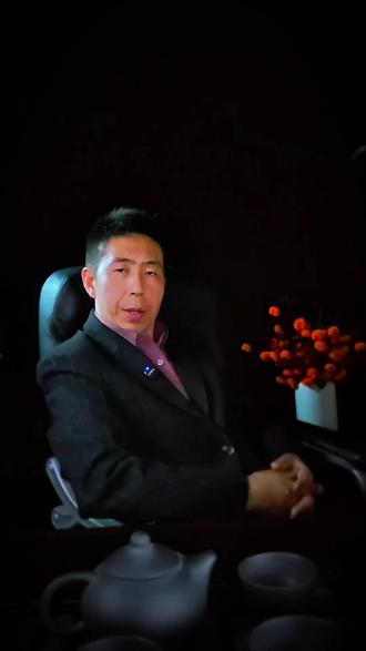 一个女人为了一个男人哭,很正常,因为她动心了。但是一个男人,如果为了一个女人哭,相信我,没有人比他——更爱你。#动了心的人无解药 #感情才是世界上最残忍的东西 #懂比爱重要 #情感共鸣 @DOU+小助手