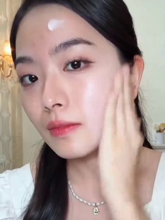 赵雅芝同款!朱莉欧美肤素颜霜夏日持妆救星 #美妆好物 #美妆分享 #护肤好物 #化妆分享 @DOU+小助手 @抖音小助手