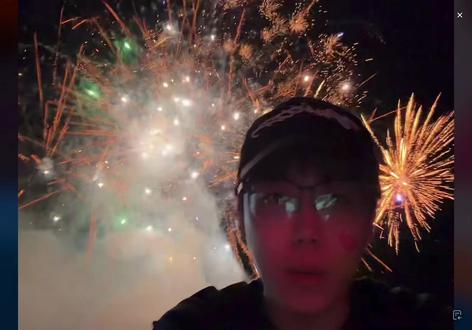 陈泽除夕夜来给大伙儿放烟花拜年啦#陈泽#1103#放烟花#除夕夜