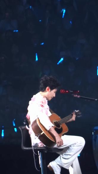 #陈楚生 #陈楚生荒芜之境 《将进酒》
将进酒,杯莫停 #陈楚生荒芜之境北京站