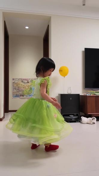 当你入了山姆绿野仙踪仙女裙🧚♀️
#公主裙 #公主的100条连衣裙 #萌娃自娱时刻
#山姆会员店 #六一儿童节