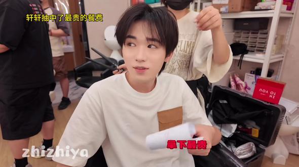 想的是…帮张哥点菜!#源轩 #轩源