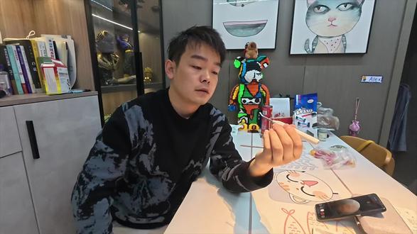 #创作灵感 @DOU+小助手 #挖耳勺拍视频 挑战挖耳勺拍视频#拍短视频 #怎么拍出高级感