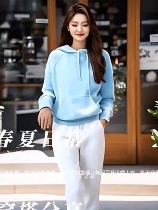 时尚卫衣外套,女2025新春季,洋气宽松显瘦,休闲百搭连帽上衣,春天穿搭,特别减龄,能遮住肚子上的肉肉,非常显瘦,休闲又百搭的类型。#卫衣外套 ,#连帽上衣 ,#卫衣外套穿搭 ,#卫衣 ,#卫衣穿搭 ,