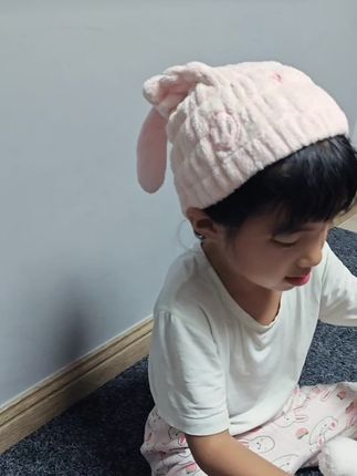 降温了一定要给孩子准备这个干发帽,保暖还吸水,戴上可可爱爱的,再也不用担心孩子洗头会着凉了!#也太可爱了吧 #儿童干发帽 #洗头的正确方式 #干发帽推荐 #实用好物