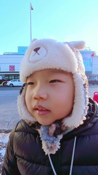 今天去了索菲亚教堂,还领了旺仔牛奶,超级开心#旅行推荐官 #索菲亚教堂 #真实生活分享计划 #vlog日常 #哈尔滨旅游攻略