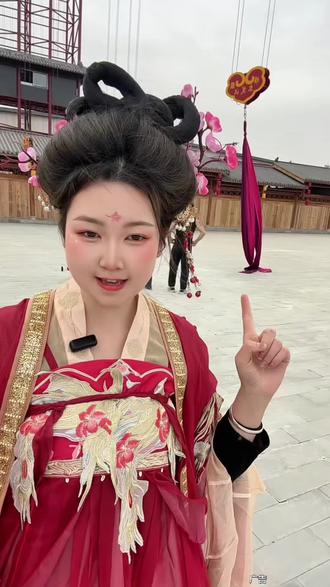 #假期游玩打卡 #穿着汉服走天下 #雅尔艾汉服 #体验古装的美 #我为家乡代言 @DOU+小助手