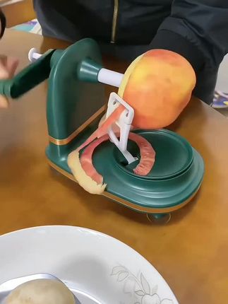 这个削皮器真的是太好用了,喜欢吃水果的一定要备一个#省时省力 #削苹果神器 #超便宜超划算
