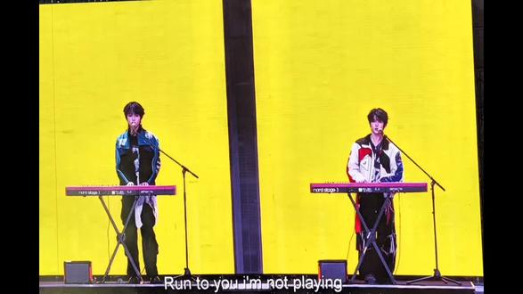 新音day3《适合不适合》现场舞台版 #TF家族新年音乐会 #TF四代 #王橹杰 #适合不适合