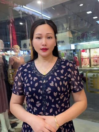 #庆国庆迎中秋 #活动进行中 #实体店搭配 #妈妈连衣裙洋气好看