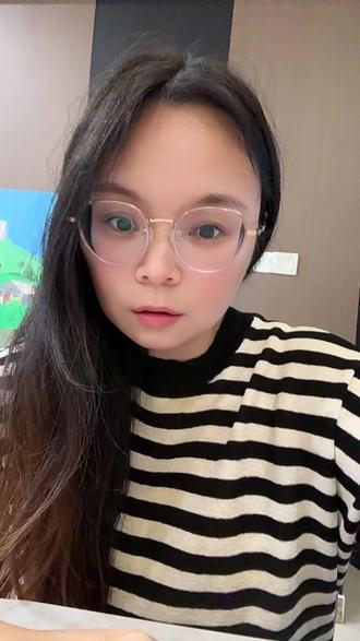 2019年买的这个房,恒大精装房花了300多万,为什么来一句能接房都不错了,本来就应该好好得把房子交给我们,恒大真的太要不得了,我们这些买房人这么信任他们,却把好多房子搞成了烂尾楼,我们这个房子小区也是,大门也是,装修也是都搞得马马虎虎的,真的绝了#对于买房这事儿,你们怎么看 #年轻人买房问题 #买房的几大问题 #买房真的是对的吗? #女性婚前买房有必要吗