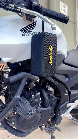 音质太赞了,颜值高,音量大,120W大功率室内室外都能用。#车载低音炮 #露营音响 #骑行音响 #低音炮 #防水蓝牙音响