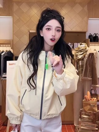 #休闲穿搭 #小个子穿搭 #冲锋衣 #显瘦显高显腿长 #设计款