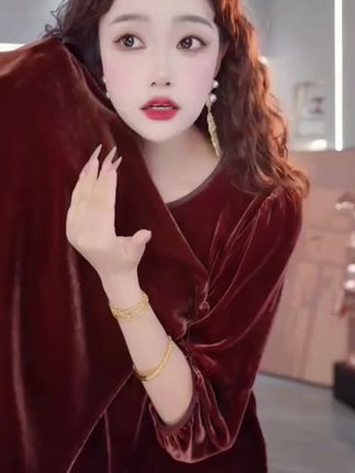 新款高级贵妇丝绒气质常规款显瘦上衣洋气纯色时尚套头圆领打底衫#气质穿搭 #时尚减龄穿搭 #谁穿谁漂亮