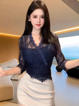 #好身材好气质 #御姐范儿 #女人味十足 #辣妹穿搭