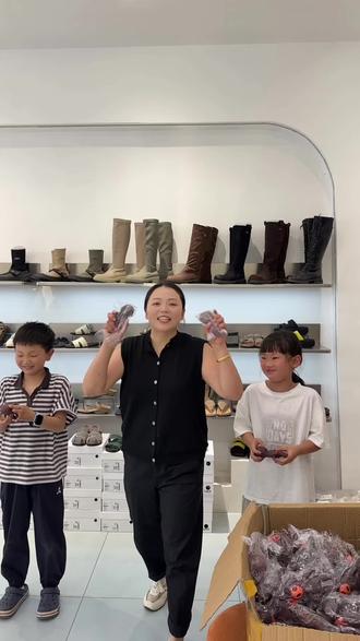 孩子们挺别喜欢的娜塔莎 到货200个 8米一个15两个 速度找我下单 有现货⬇️