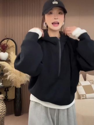 高级感连帽女士套头卫衣2025春秋季新款欧洲站半拉链上衣时尚洋气#简约穿搭 #慵懒风穿搭 #春秋穿搭 #休闲百搭 #高级穿搭