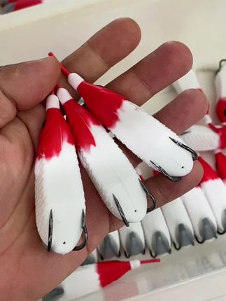 渔澳刺鹰雷蛙改装版 远投细长蛙身,有带亮片和不带亮片可选,多种颜色#路亚打黑 #改装雷蛙 #渔澳刺鹰雷蛙