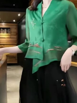#复古穿搭 #复古外套 #气质优雅 #穿出自己的风格