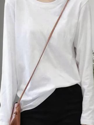 姐妹们,纯白色长袖t恤,秋冬款小众正肩高端女士打底衫内搭上衣#打底衫#打底衫女#长袖T恤#T恤穿搭#内搭外穿都好看