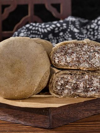 荞麦酥皮月饼粗粮不添加蔗糖减油不甜点心酥皮月饼 #荞麦酥皮月饼 #粗粮 #月饼 #荞麦 #美食推荐