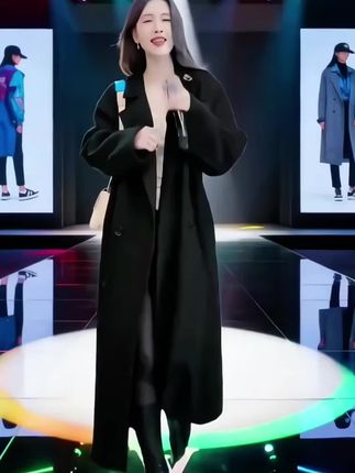 #蔡徐坤黑皮衣slay巴黎 #气场全开 #女神范 #有羽绒的羊毛大衣 #气场全开