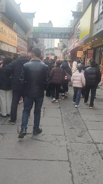 正月初一逛逛庐江岗湾老街,人太多了