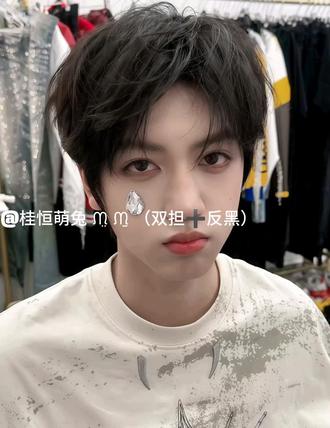 上面那个艾特是我快手名 张桂源什么也没做错吧,人家什么也没做错吧,张桂源一直都是体面人,张桂源无妄之灾#张桂源
