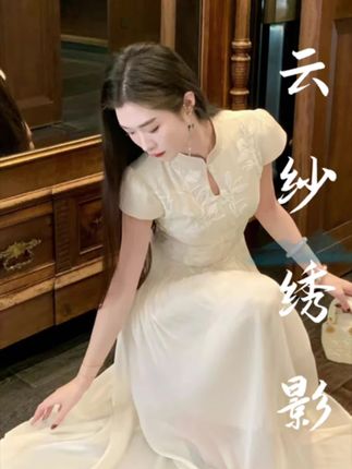 #旗袍美人 #新中式旗袍 #谁穿谁好看 #气质女神 #优雅女人