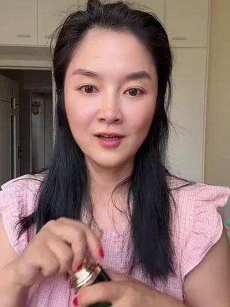 广告 你们要的国庆中秋福利款水乳两件套来喽!长效保湿!深层修复!弹润肌肤!