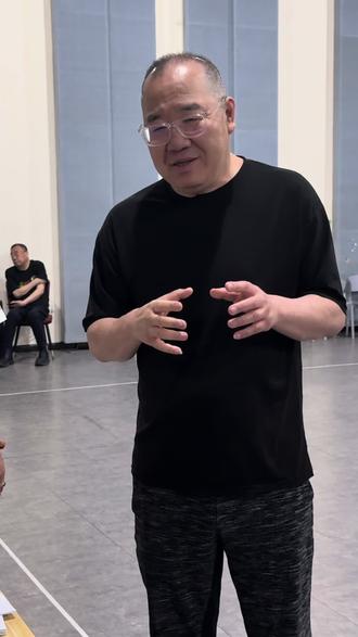 北京经典喜剧《钦差大臣》剧组探班 英达导演:2026.5.26/27 19:30 北京保利剧院#英达#钦差大人#喜剧#北京保利剧院#飒蜜丹儿